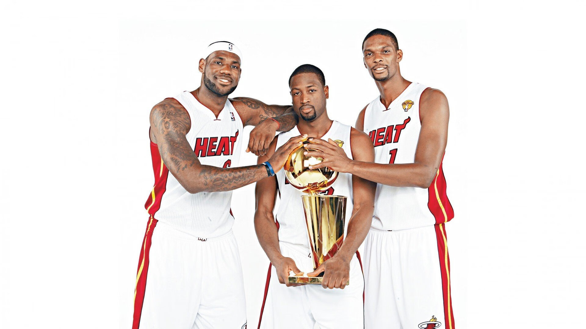 “高速误区”——车手如何避免惊险失误，高速行驶中预防事故的措施