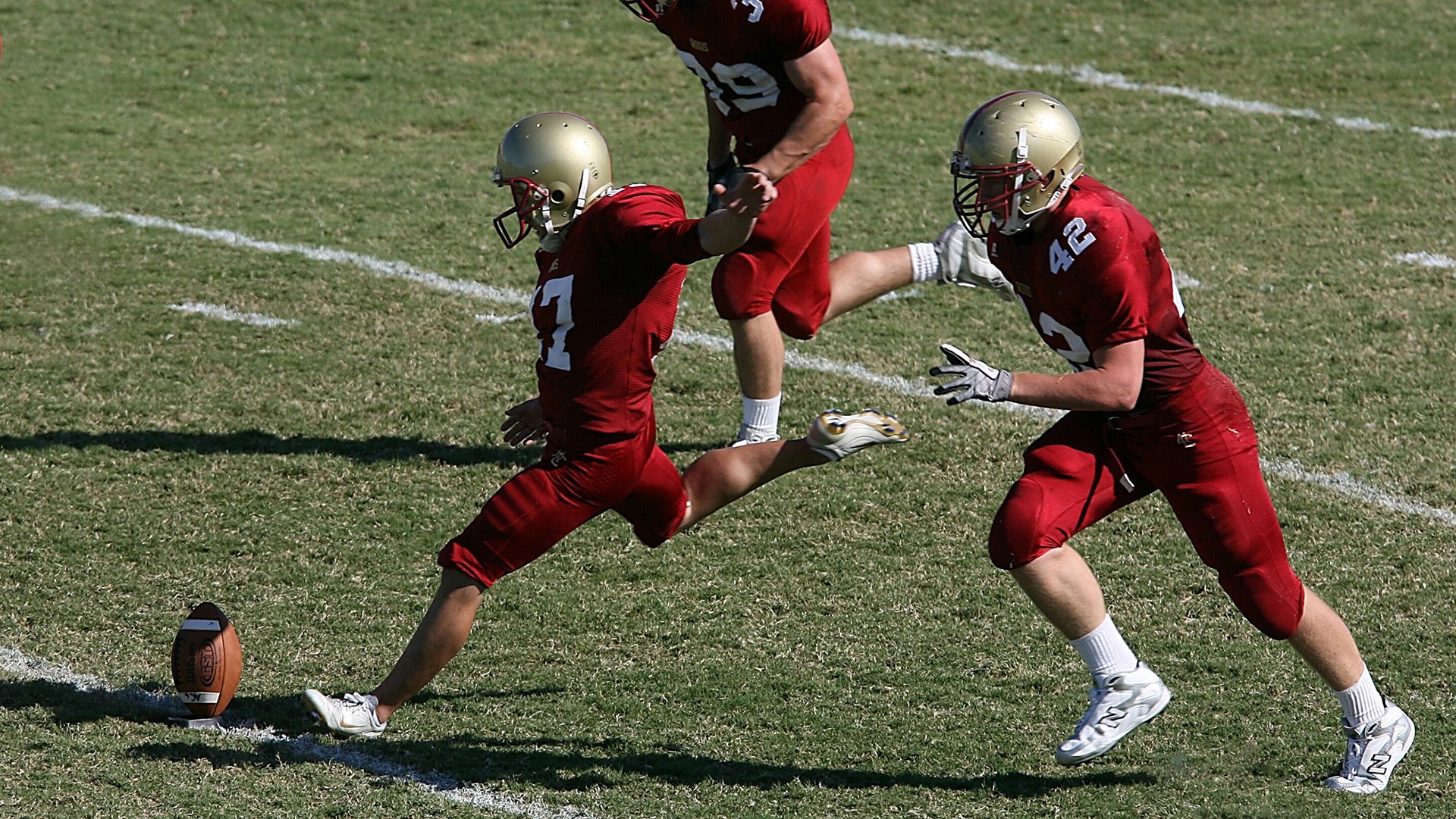 《电竞赛事安全保障：保障线上线下双重安全》，线下电竞活动比赛
