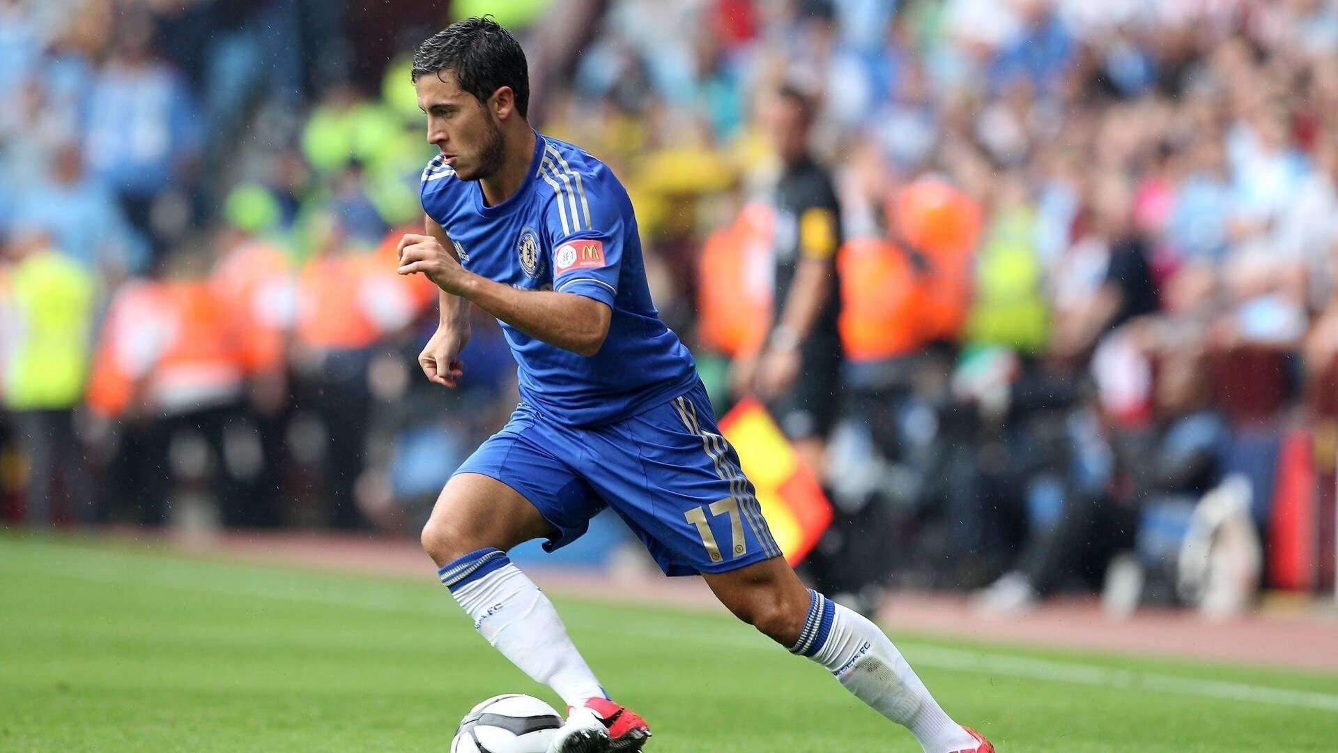 是否应推出足球产业专项扶持政策，国家支持足球的政策